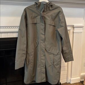 Eddie Bauer Rainfoil Trench- Olive green, Medium